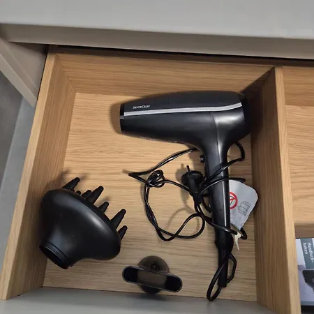 Luxsuite Still Und Komfort 1 Balkon Grill Tv-75 Zoll * דינסלאקן