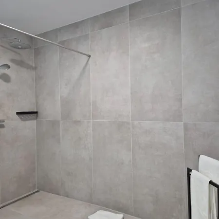 Apartment Luxsuite Still Und Komfort 1 Balkon Grill Tv-75 Zoll