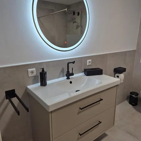 Luxsuite Still Und Komfort 1 Balkon Grill Tv-75 Zoll Apartment *