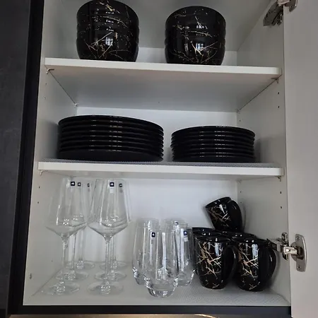 Luxsuite Still Und Komfort 1 Balkon Grill Tv-75 Zoll