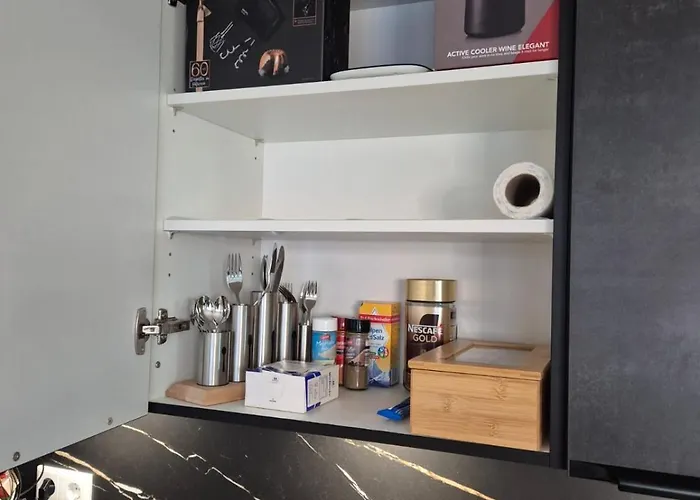 Luxsuite Still Und Komfort 1 Balkon Grill Tv-75 Zoll * דינסלאקן