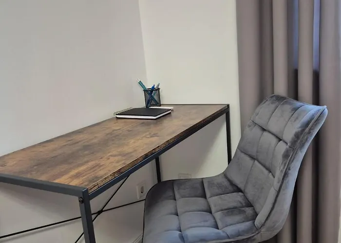 Luxsuite Still Und Komfort 1 Balkon Grill Tv-75 Zoll דינסלאקן